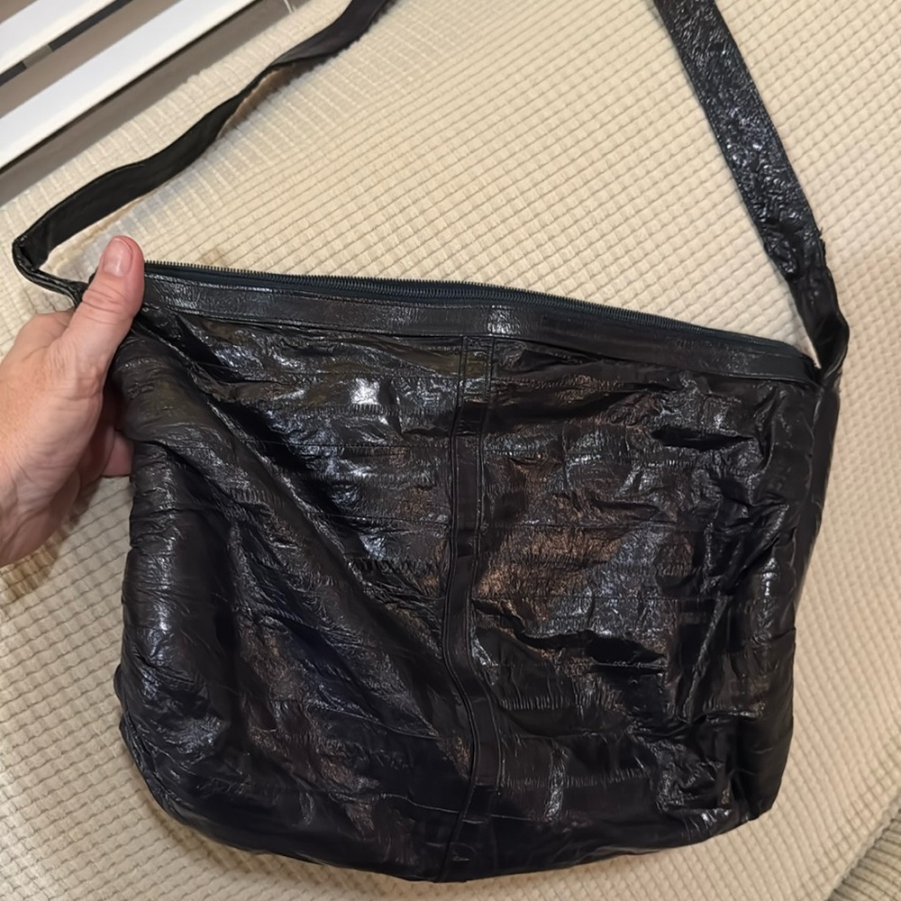 Vintage Women's Eel Skin Leather of the Sea Shoulder Bag Black med brokezip-pull
